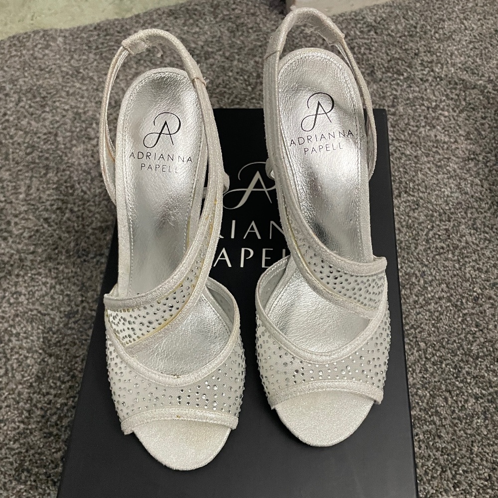 *NWOT* Adrianna Papell Heels / size 5.5
